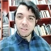 Profesor de castellano que dicta clases de octavo a cuarto medio